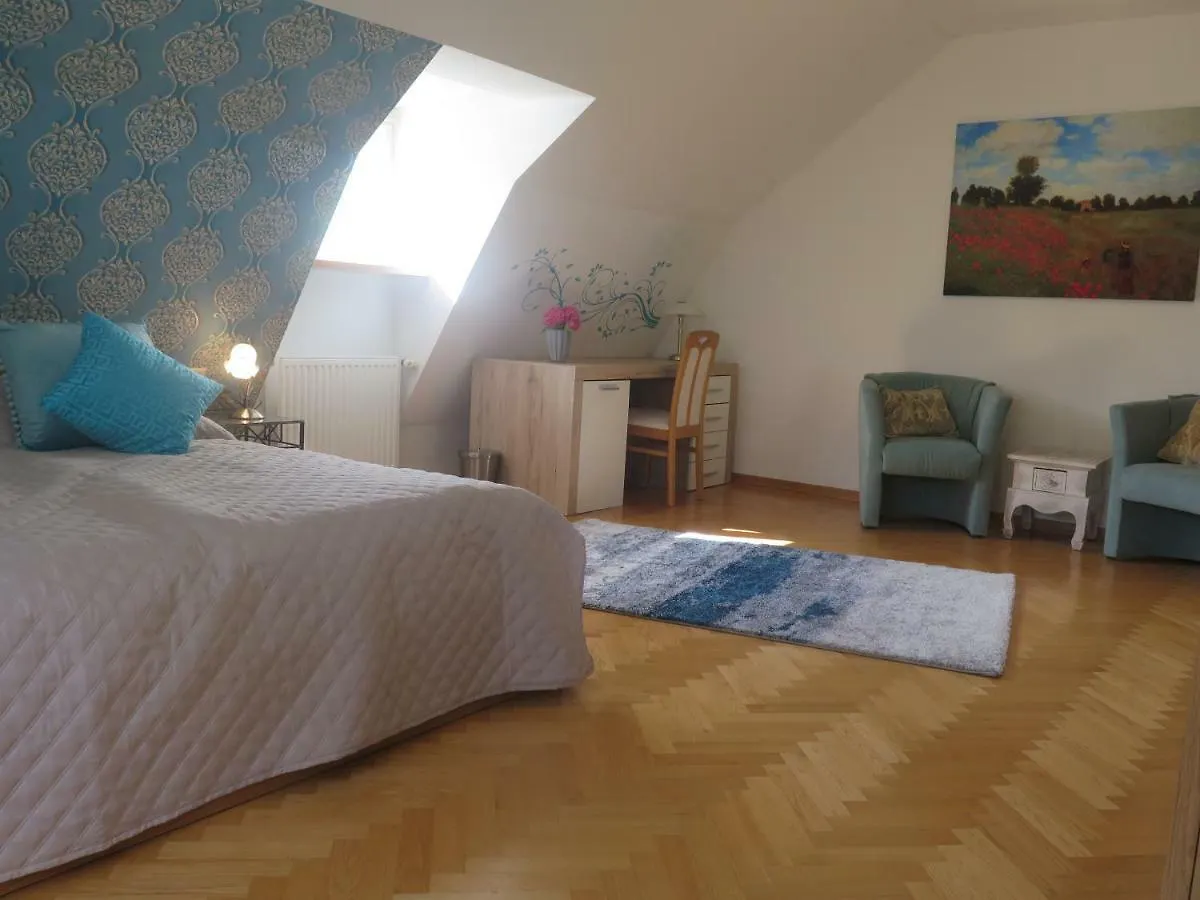 Schoenbrunn Gardens Deluxe Apartment Vienna 0*,  Austria