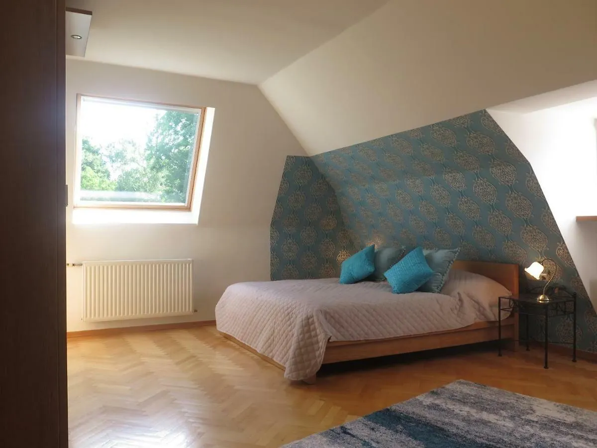 Schoenbrunn Gardens Deluxe Apartment Vienna