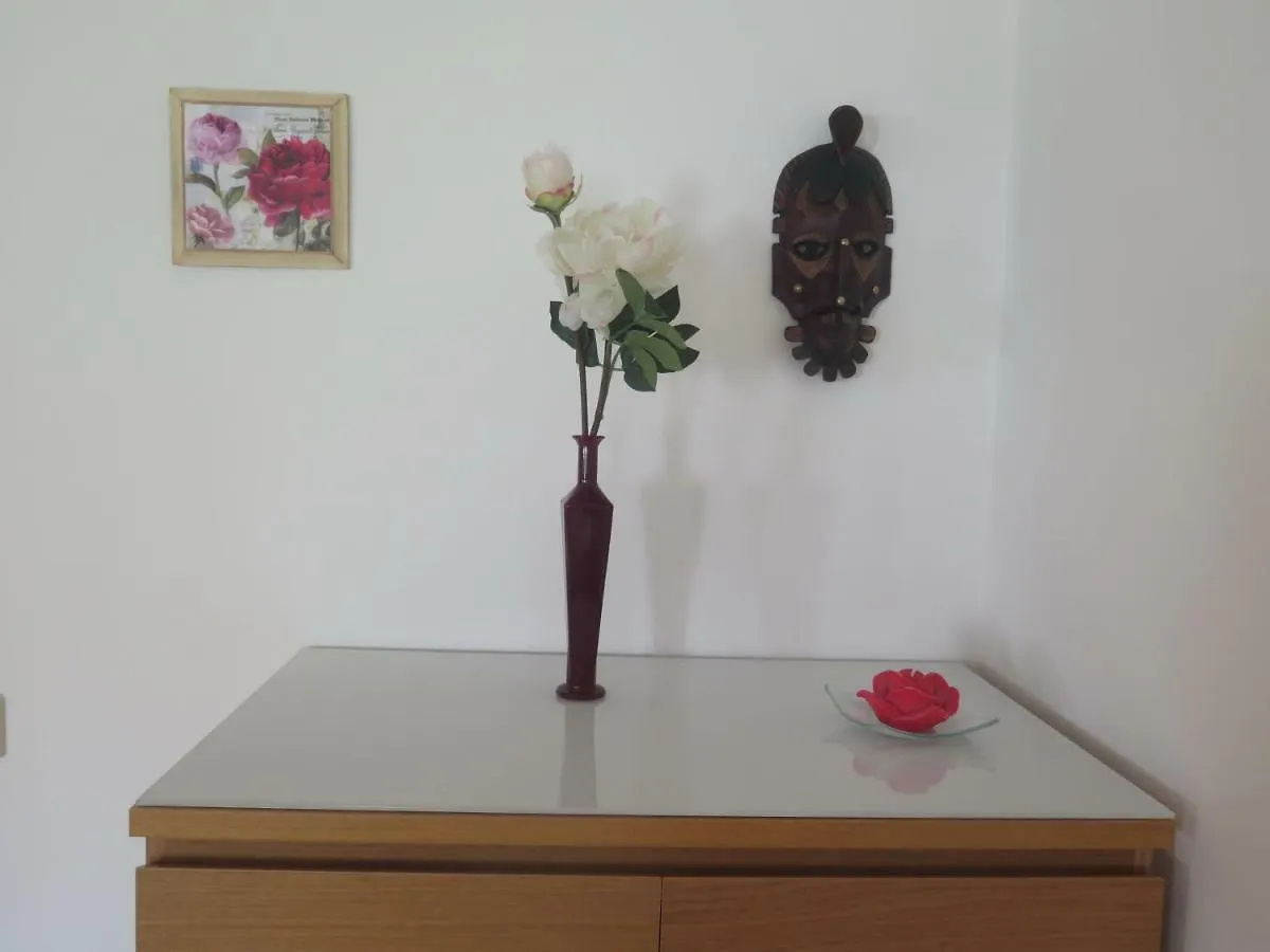 Schoenbrunn Gardens Deluxe Apartment Vienna Austria